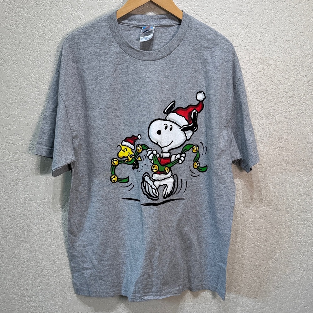 Peanuts Unisex‎ XL Grey Short Sleeve Snoopy Woodstock Chirstmas Shirt